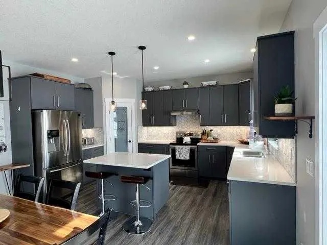 1049 Alberta Avenue, #11