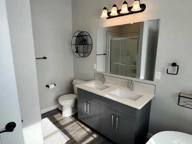 1049 Alberta Avenue, #11