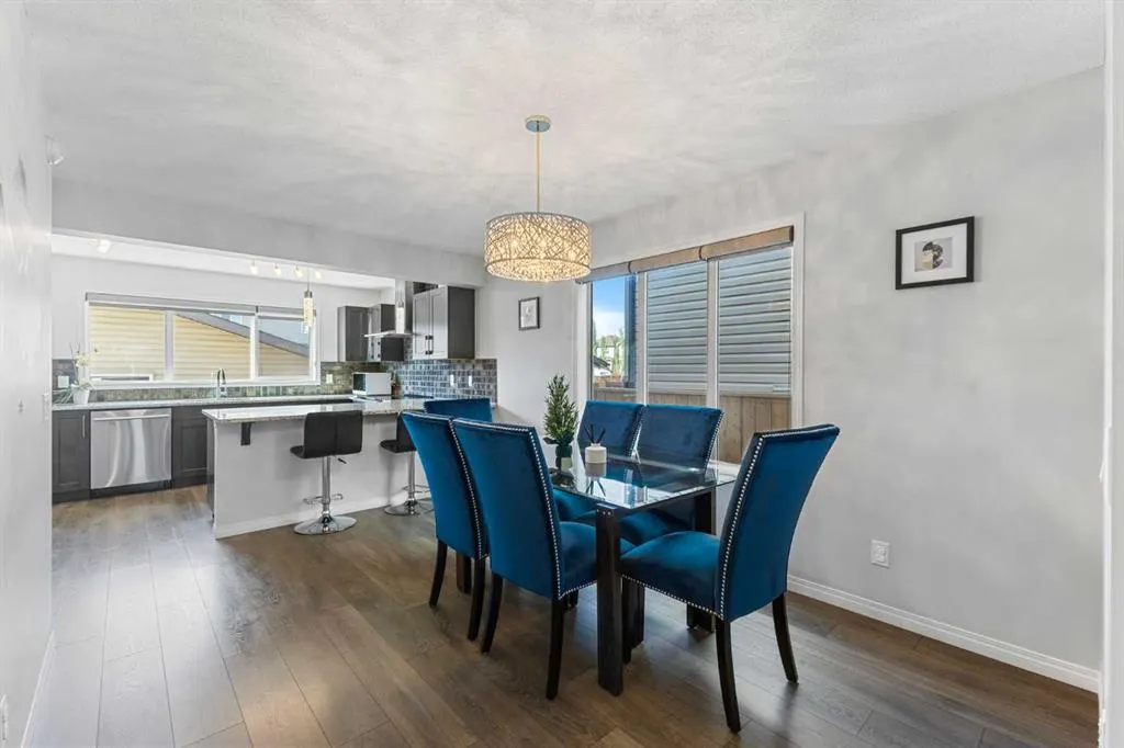 8 Copperpond Avenue SE