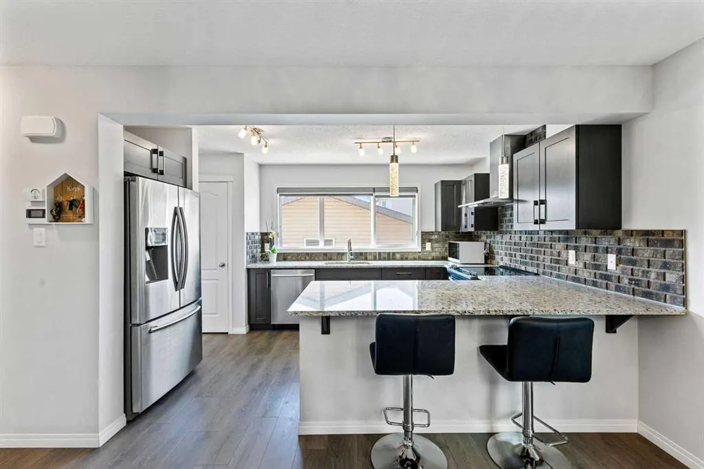 8 Copperpond Avenue SE