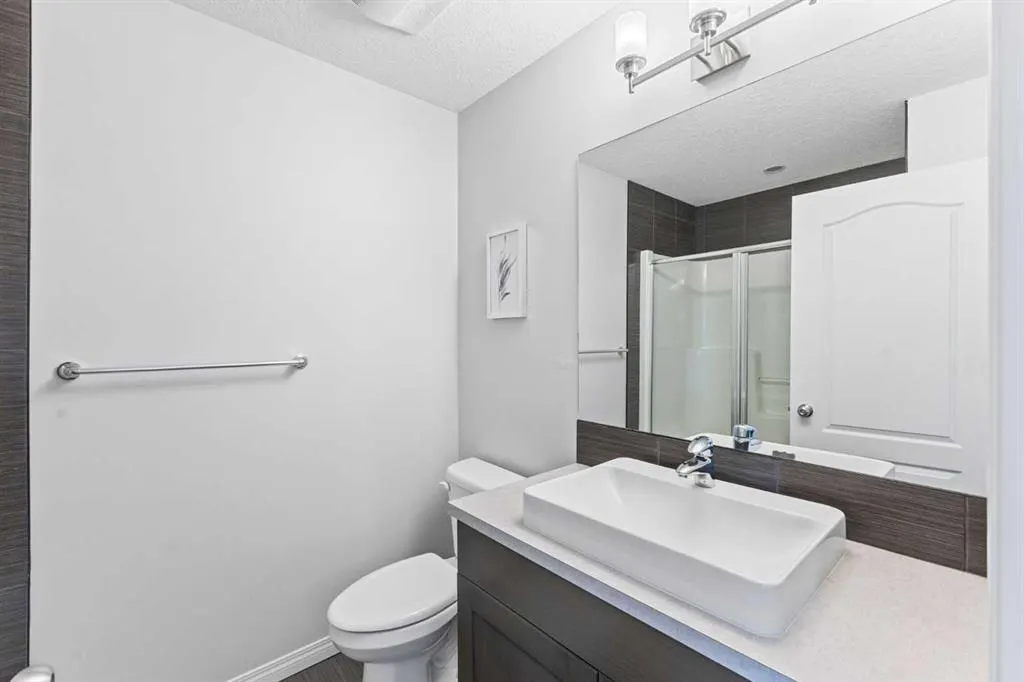 8 Copperpond Avenue SE