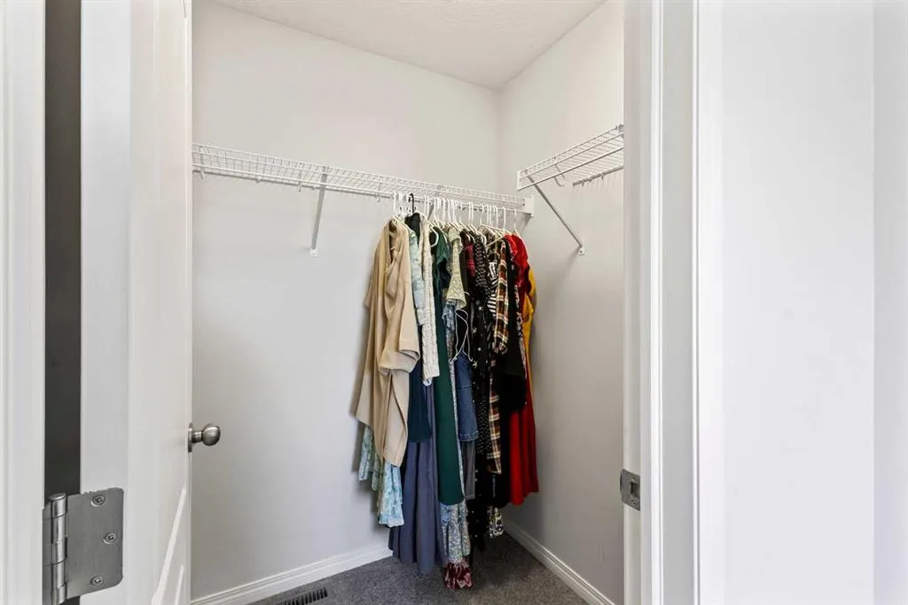 8 Copperpond Avenue SE