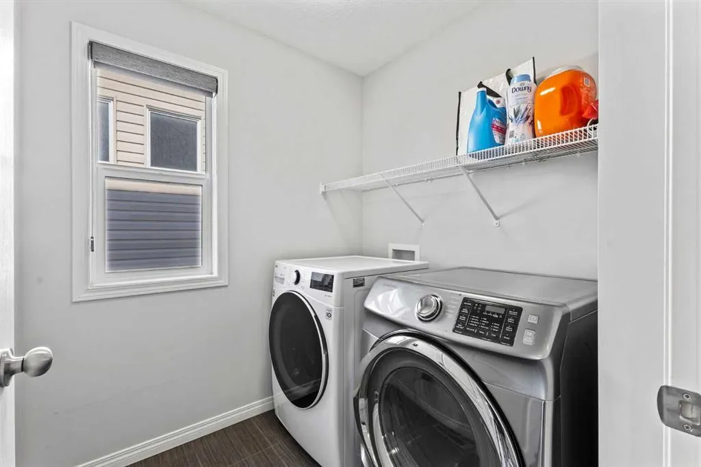 8 Copperpond Avenue SE