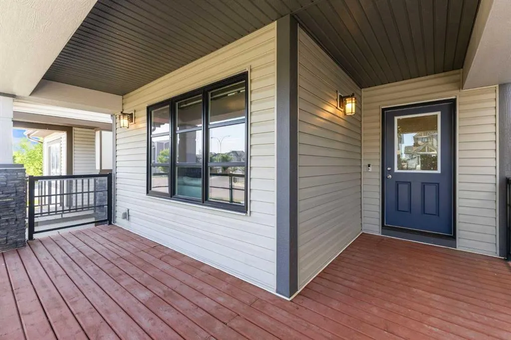 8 Copperpond Avenue SE