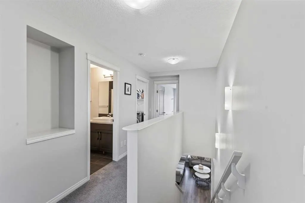 8 Copperpond Avenue SE