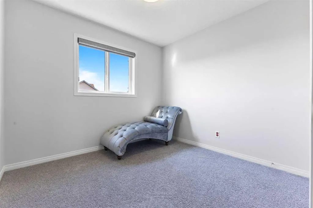 8 Copperpond Avenue SE