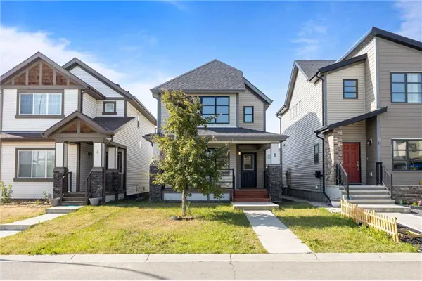 8 Copperpond Avenue SE