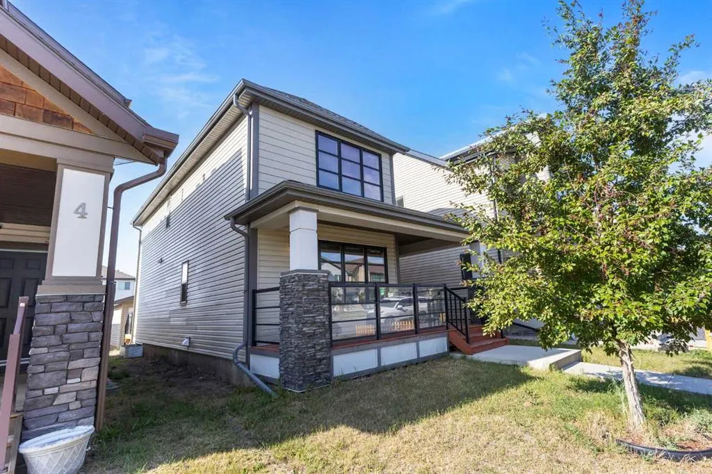 8 Copperpond Avenue SE