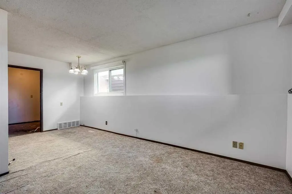 5418 and 5422 48 Avenue