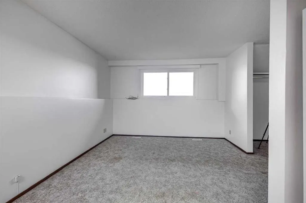 5418 and 5422 48 Avenue