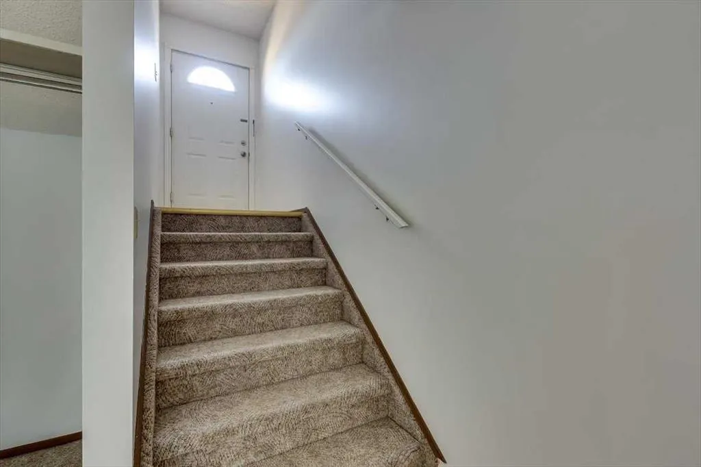 5418 and 5422 48 Avenue