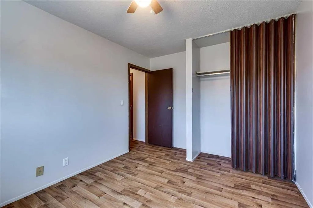 5418 and 5422 48 Avenue