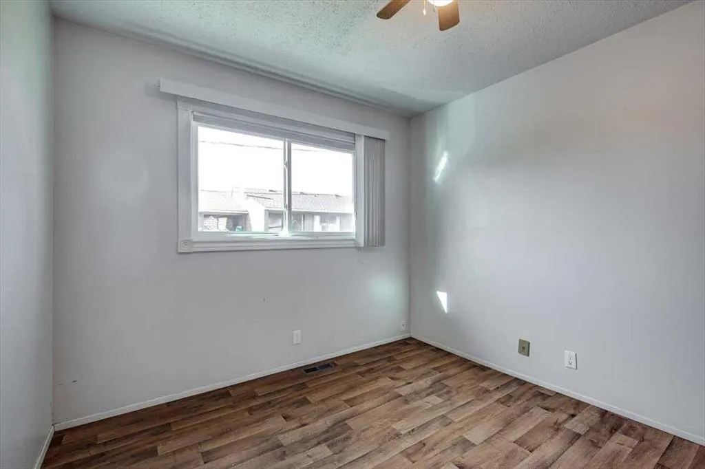 5418 and 5422 48 Avenue