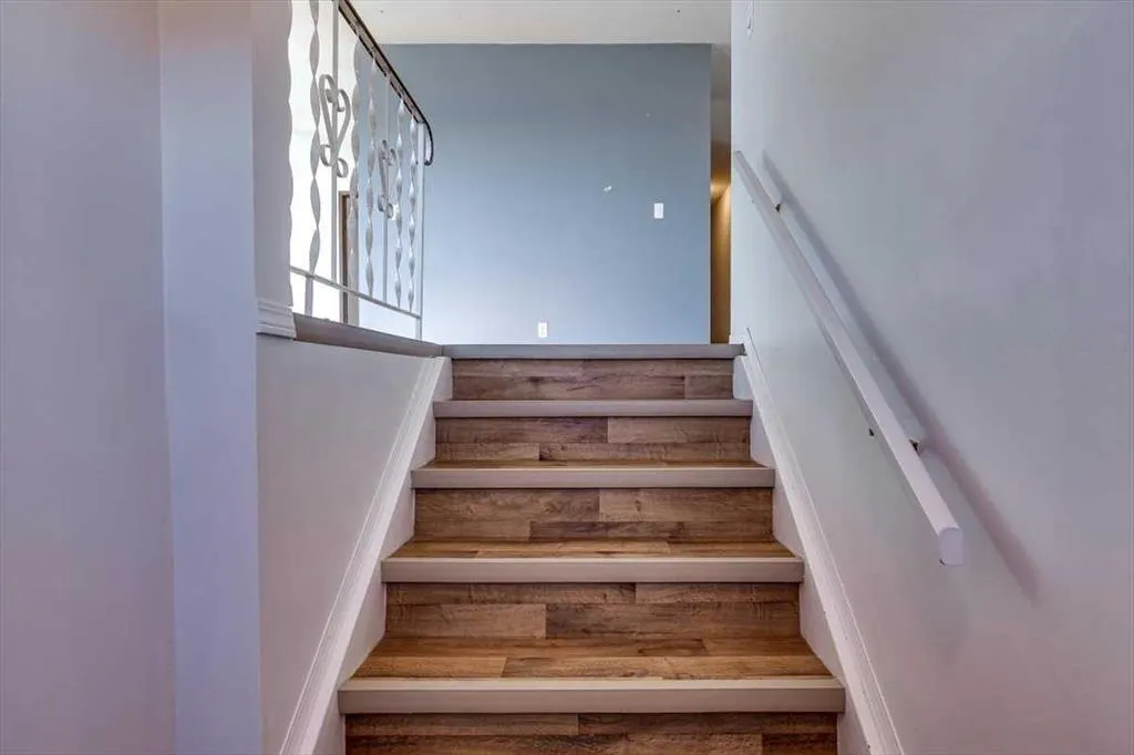 5418 and 5422 48 Avenue