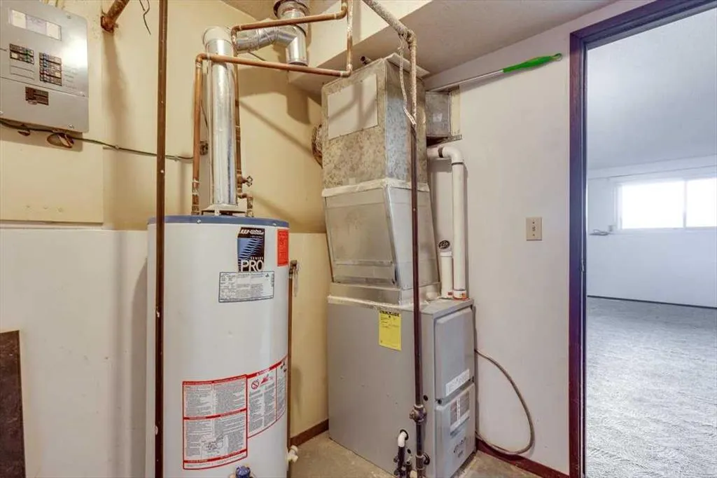 5418 and 5422 48 Avenue