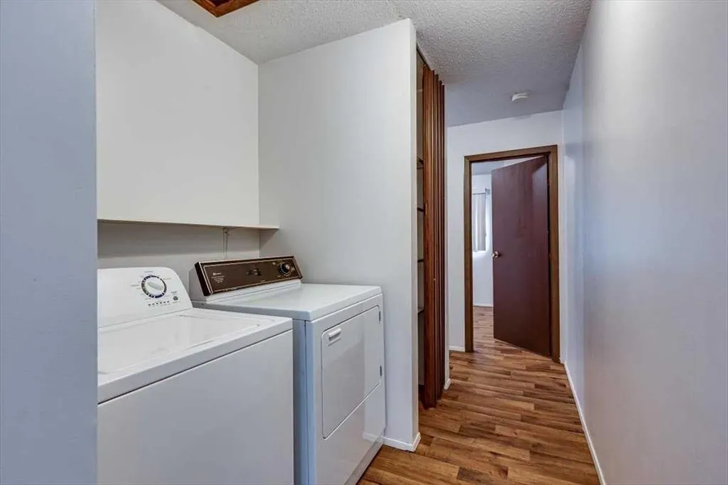 5418 and 5422 48 Avenue