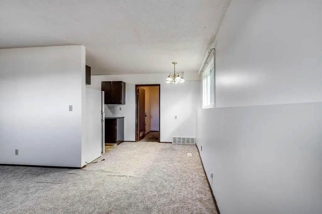 5418 and 5422 48 Avenue