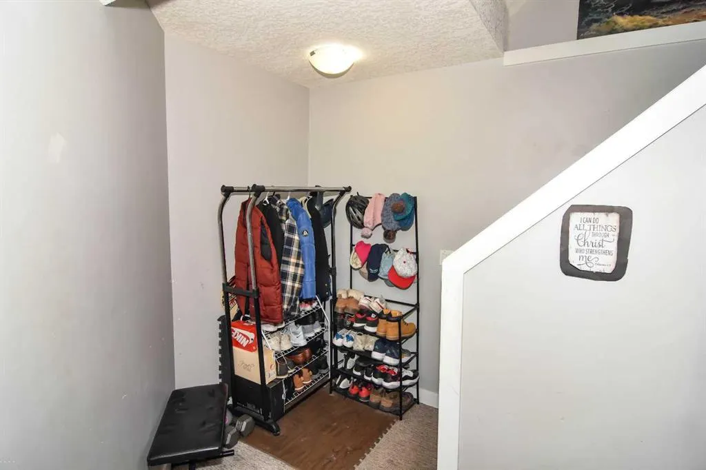 320 Nolancrest Circle NW