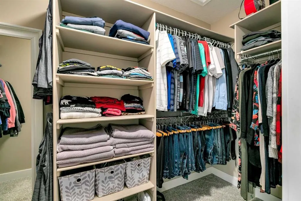 1719 Woodside Boulevard NW