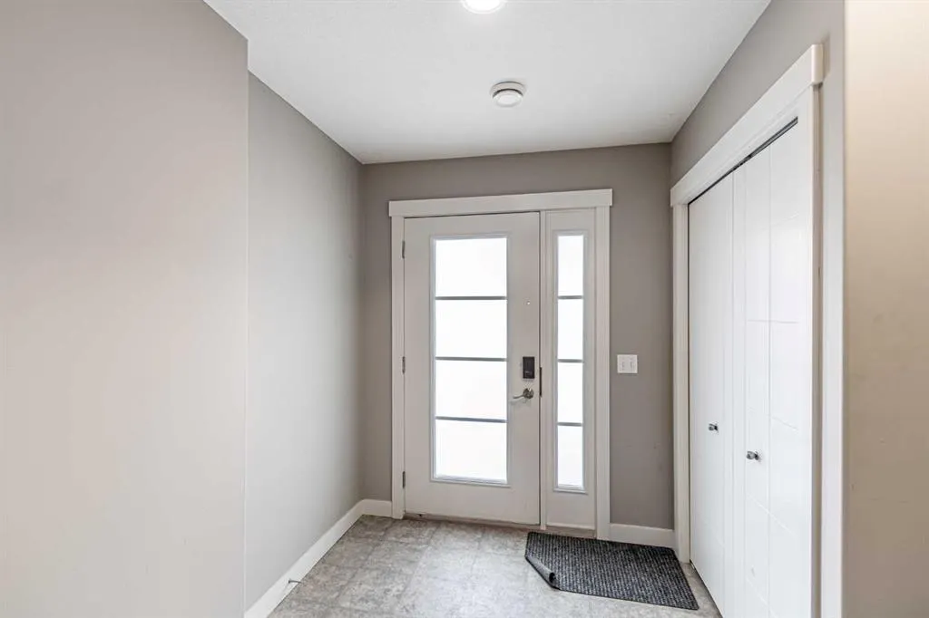 535 Redstone View NE