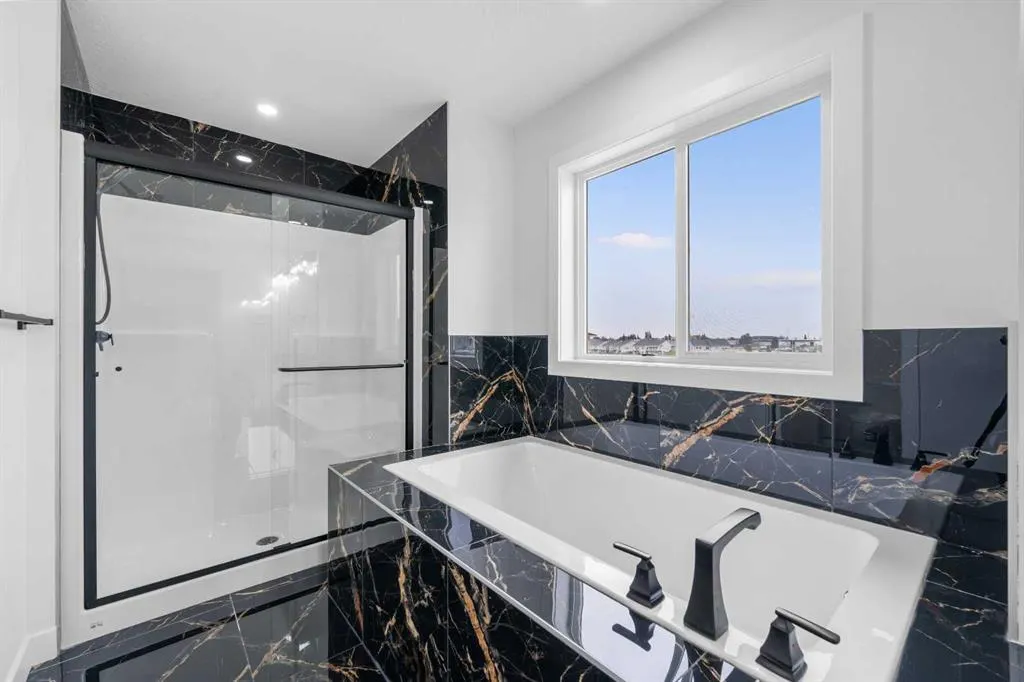 17 Lakes Estates Circle