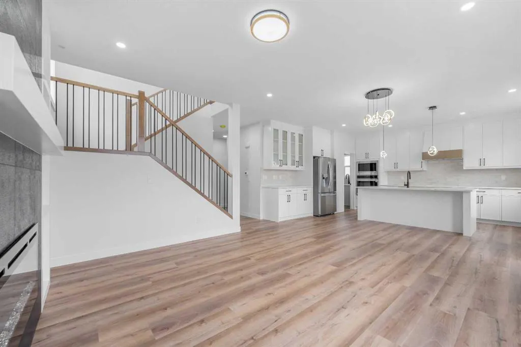 17 Lakes Estates Circle