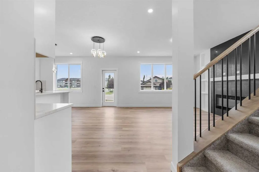 17 Lakes Estates Circle