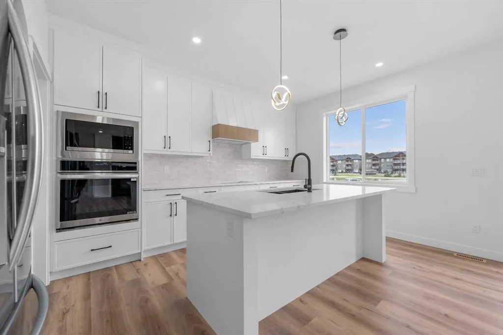 17 Lakes Estates Circle