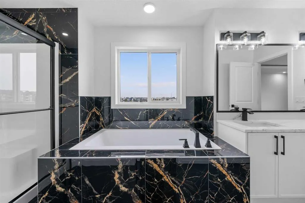 17 Lakes Estates Circle