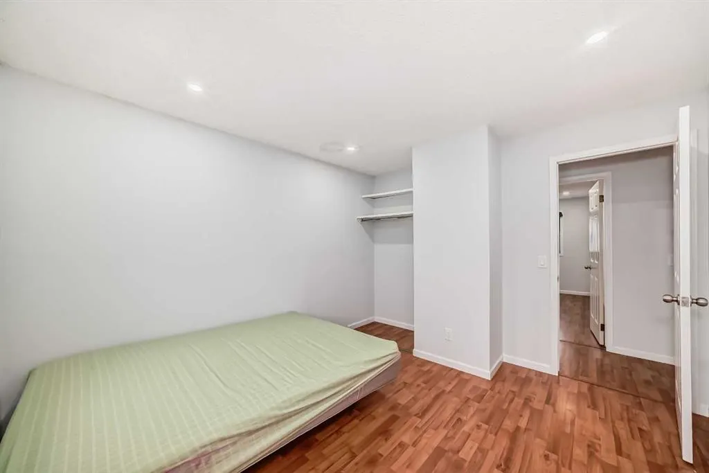 7 Hawksley Crescent NW