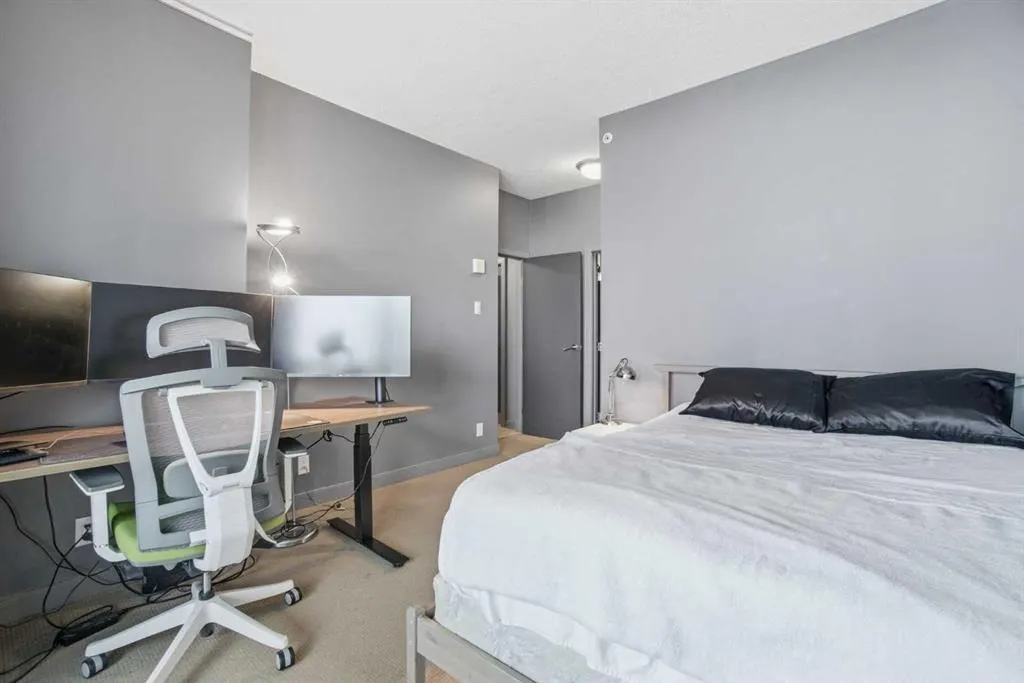 220 12 Avenue SE, #2207