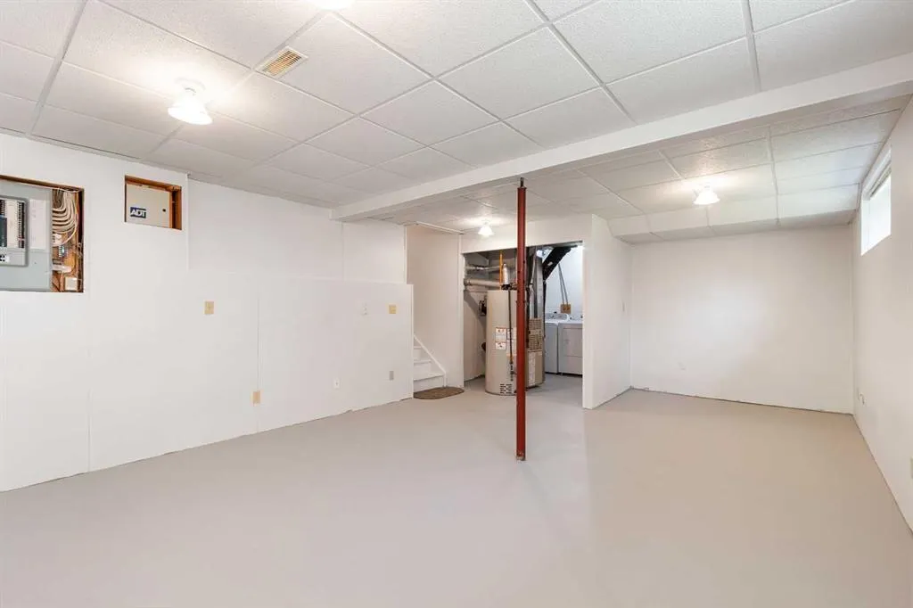 131 Tipping Close SE