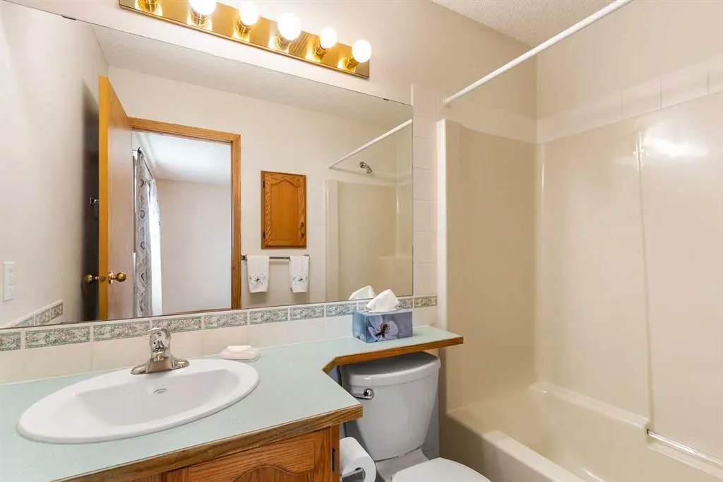 131 Tipping Close SE