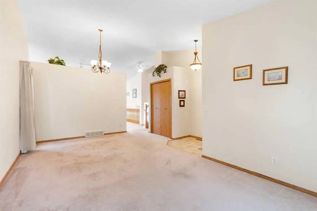 131 Tipping Close SE