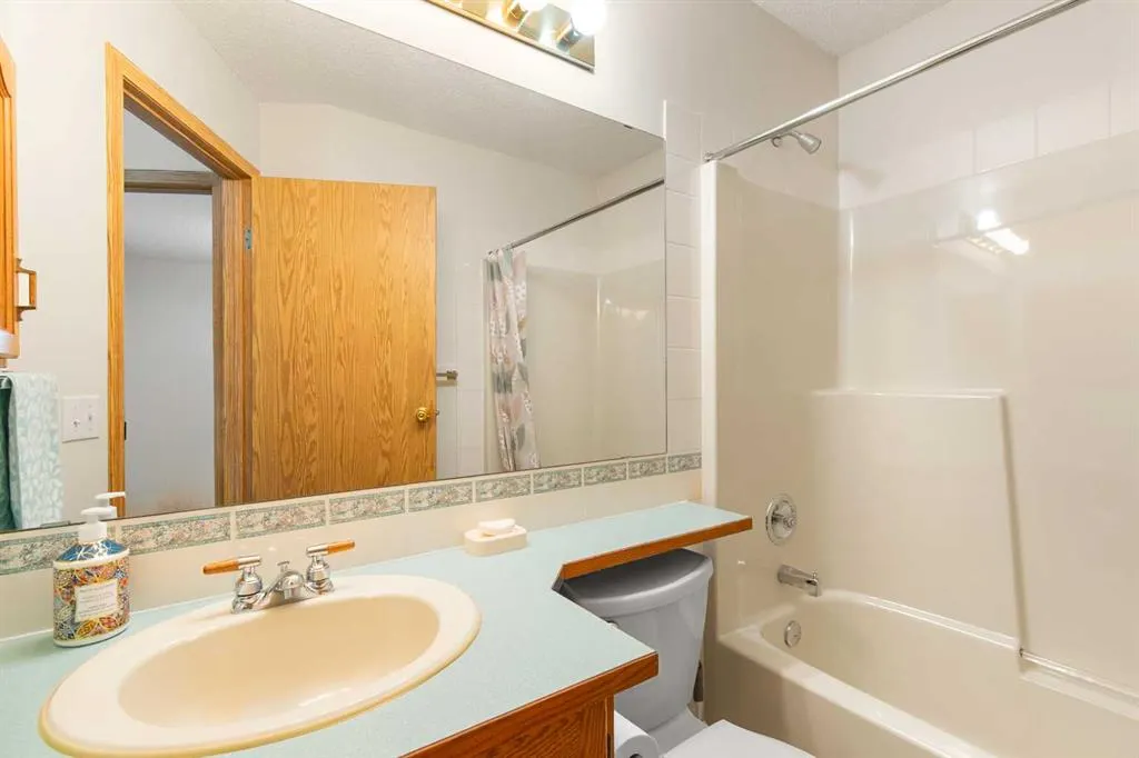 131 Tipping Close SE