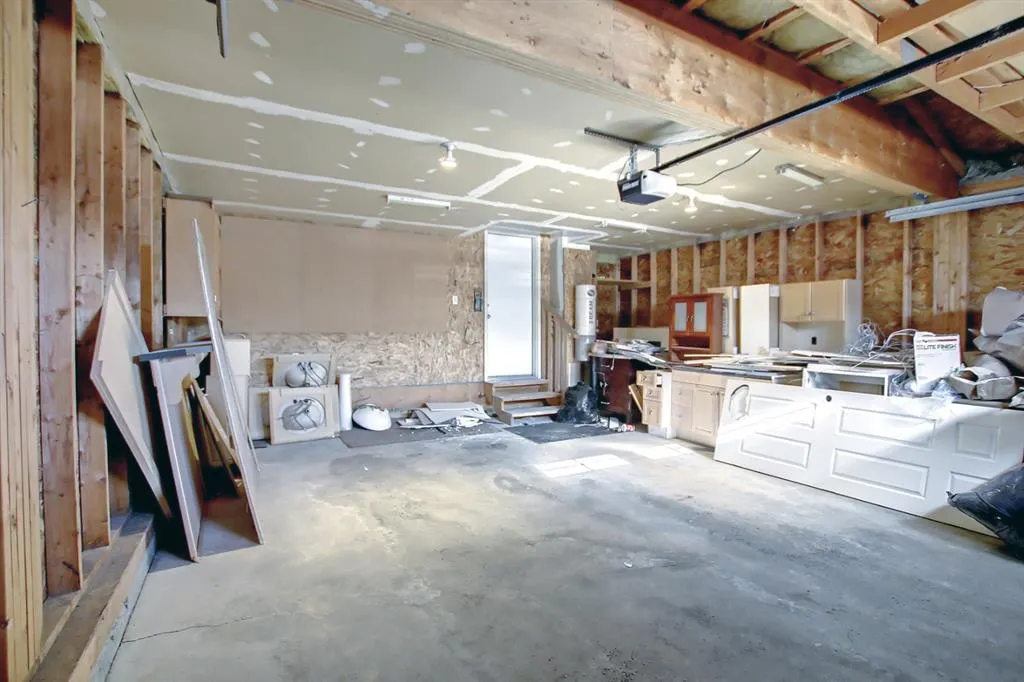 25 Panamount Crescent NW