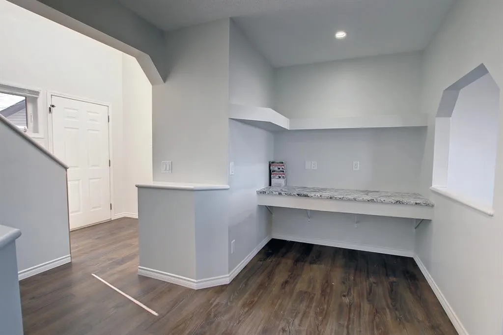 25 Panamount Crescent NW