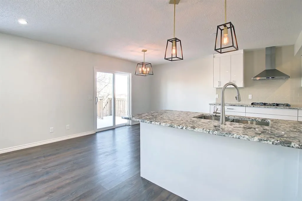 25 Panamount Crescent NW