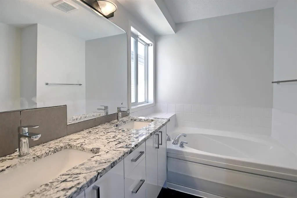 25 Panamount Crescent NW