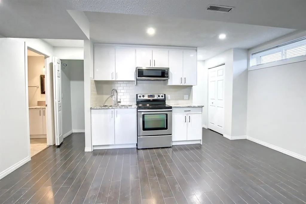 25 Panamount Crescent NW