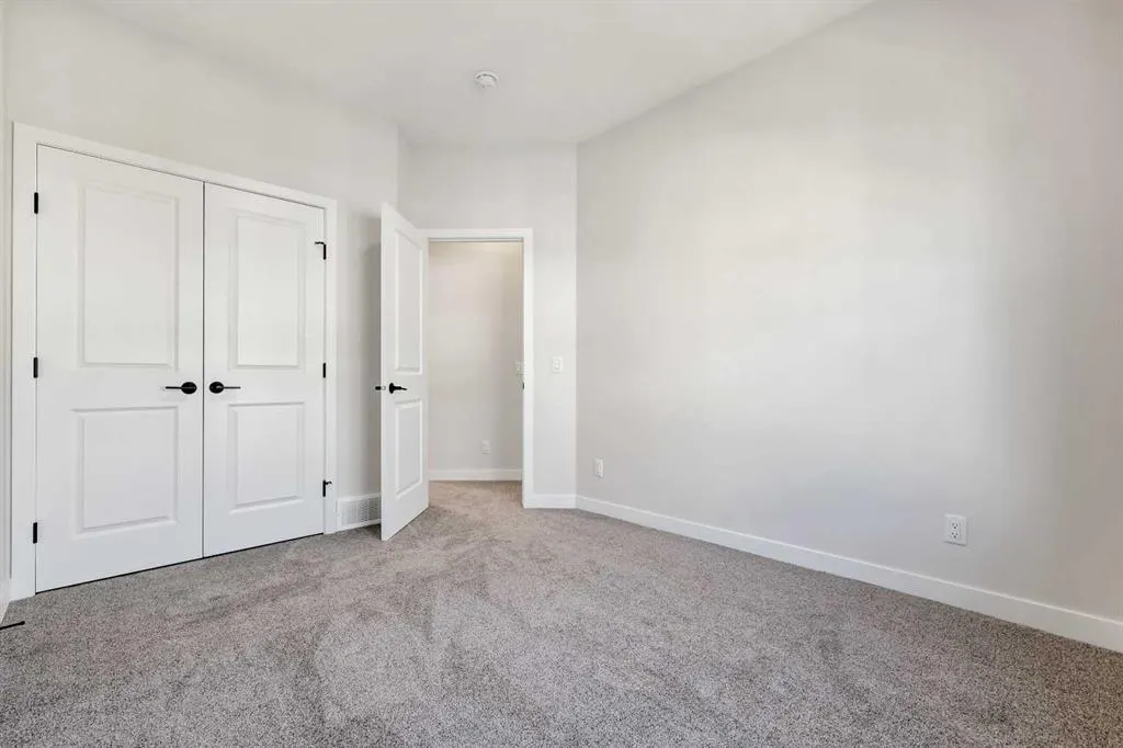 185 Mahogany Gardens SE, #502