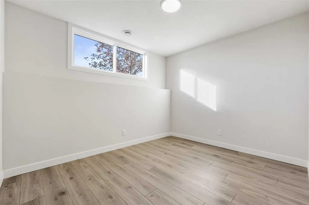 185 Mahogany Gardens SE, #502