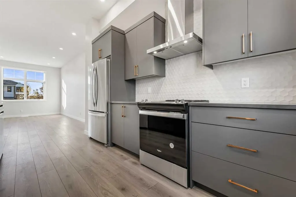 185 Mahogany Gardens SE, #502