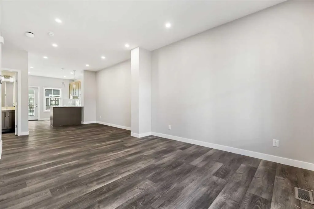 153 Mahogany Gardens SE