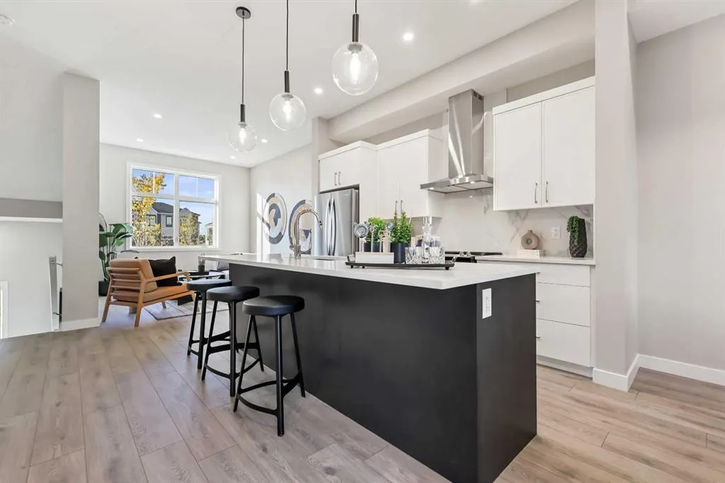 185 Mahogany Gardens SE, #402