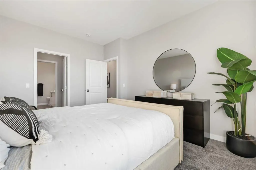 185 Mahogany Gardens SE, #402