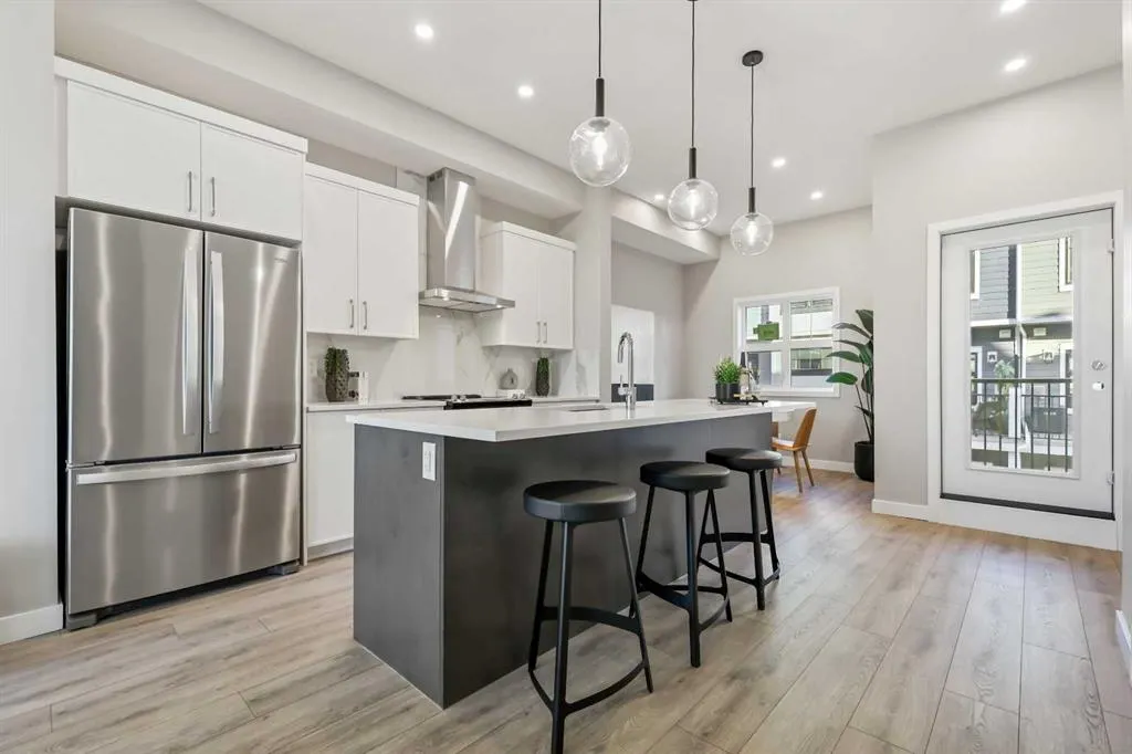 185 Mahogany Gardens SE, #402