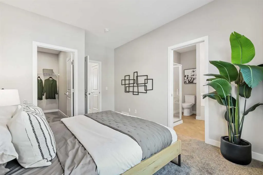 185 Mahogany Gardens SE, #402