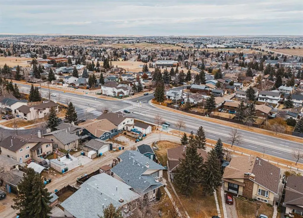 8428 Berkley Road NW