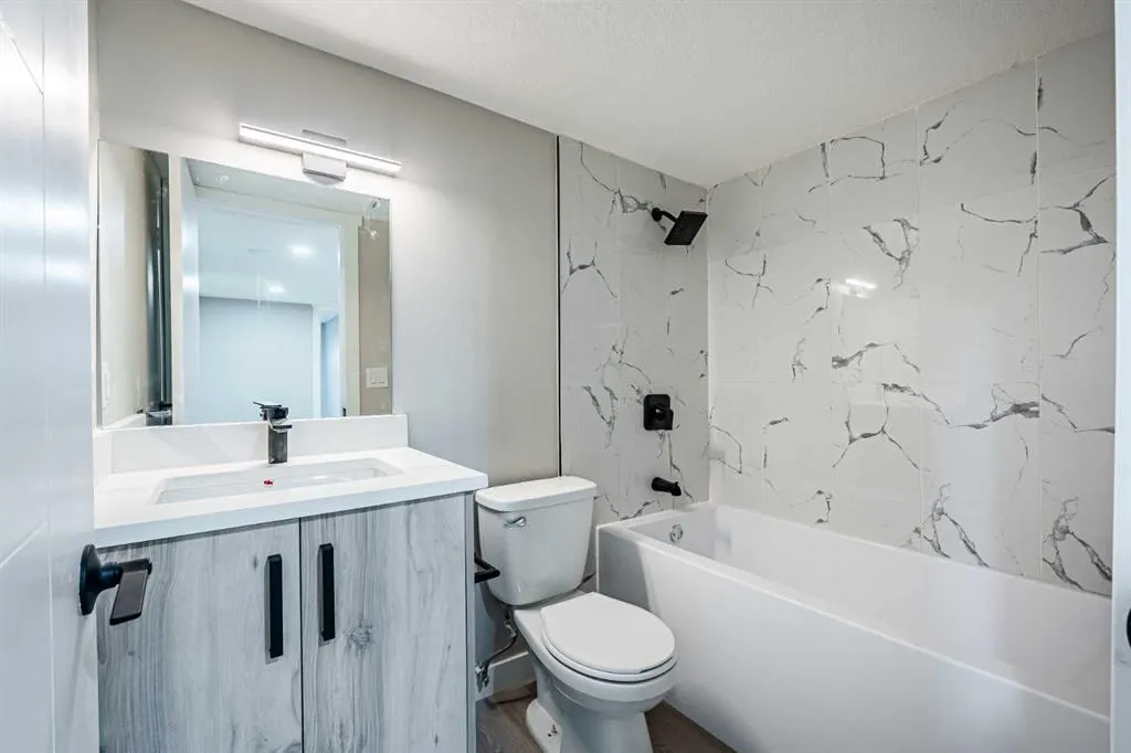 8428 Berkley Road NW